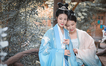 美人潭|創業女神 浮生若夢漢服體驗館創始人藍尋＆若菱：雙生同袍，攜手共榮