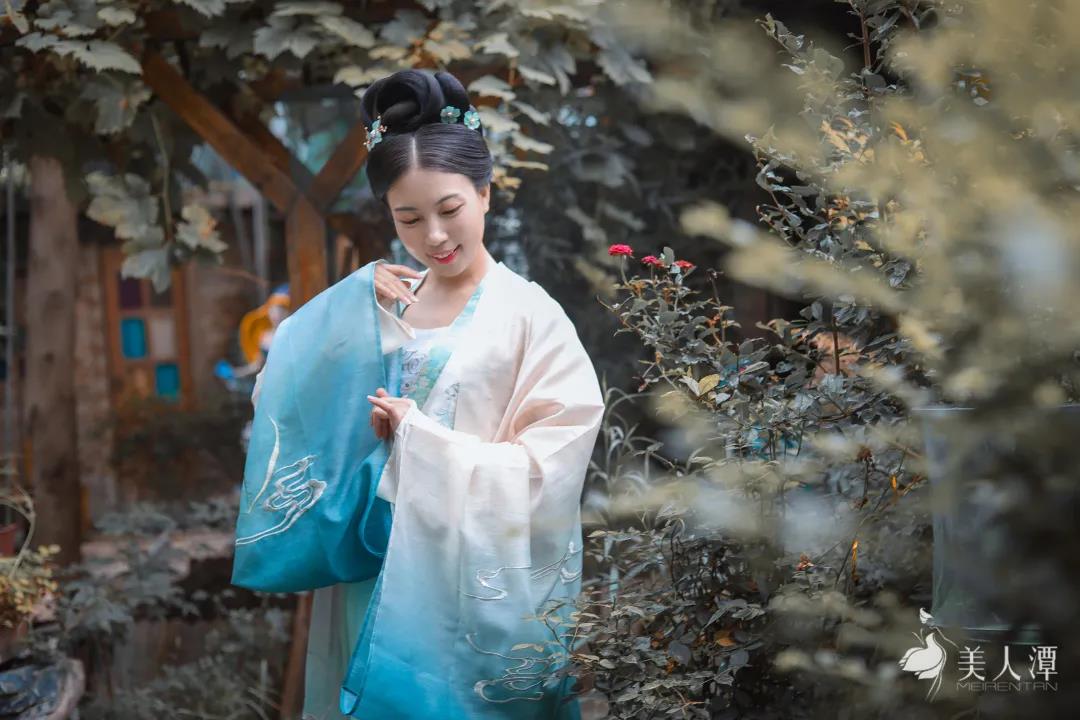 美人潭|創業女神 浮生若夢漢服體驗館創始人藍尋&若菱:雙生同袍,攜手共榮