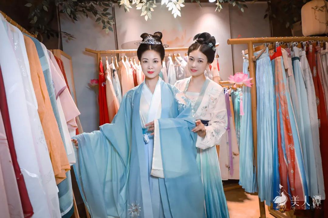 美人潭|創業女神 浮生若夢漢服體驗館創始人藍尋＆若菱：雙生同袍，攜手共榮