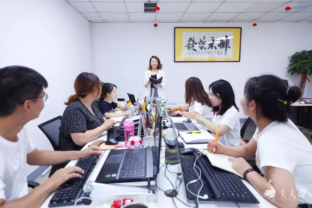 美人潭|職場女神 統一企業中原禮品營銷部市場傳媒總監王琳：人生不被定義