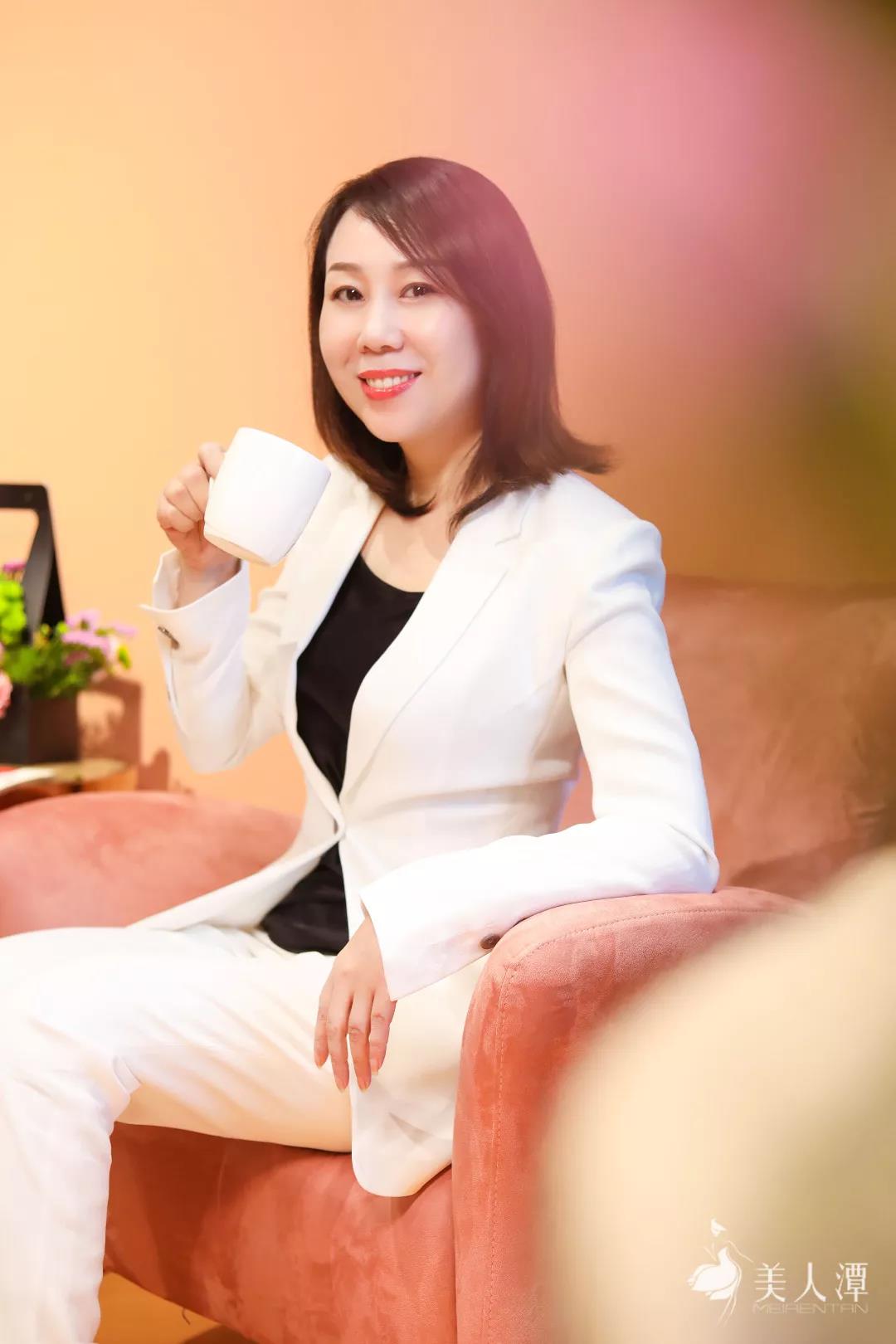 薛琹:新型社交,得體比美麗更重要
