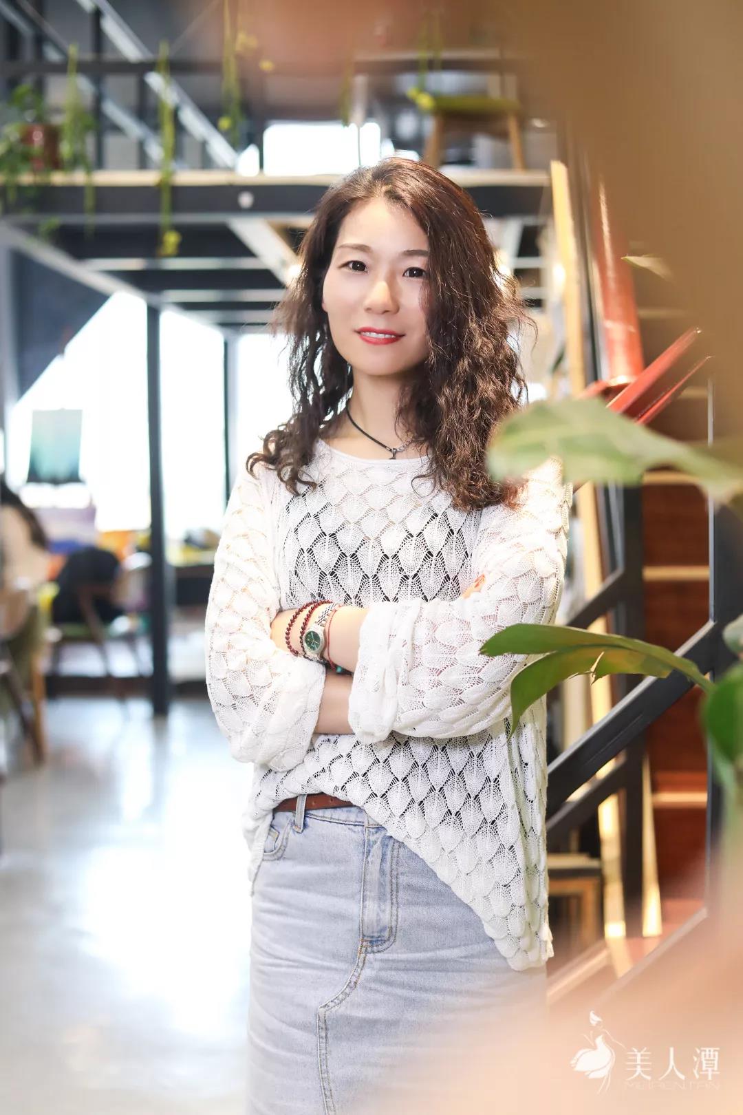 美人潭|文藝女神 自由插畫師袁小真：藏進彩色泡泡里的女人