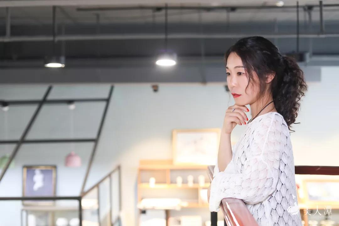 美人潭|文藝女神 自由插畫師袁小真:藏進彩色泡泡里的女人